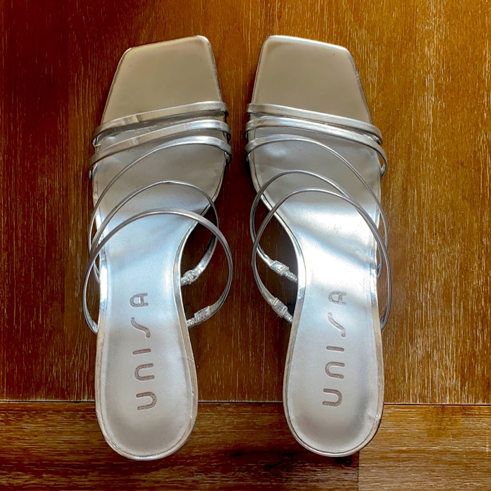 Silver Heels Size 9.5 - Like New